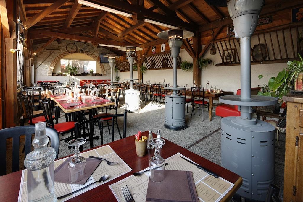 Hotel Restaurant Chez Pito Busque Buitenkant foto